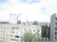 Продаю 1-комнатную квартиру в Бишкеке, Восток-5, 9-эт/9. Косметический ремонт. Мебель, посуда. Цена - 4/7