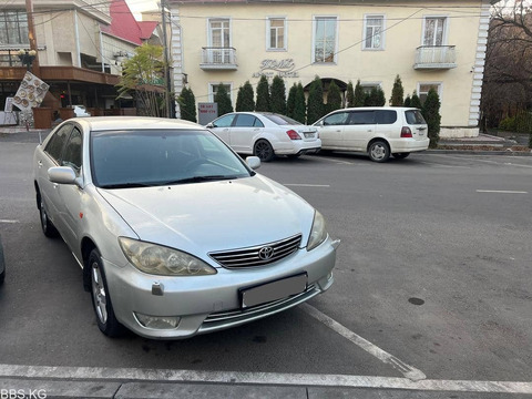 Продаю машину Toyota Camry - 2004год.