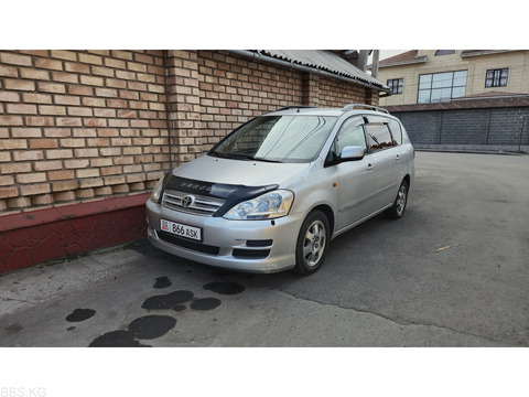 Продаю Toyota Avensis Verso, 2003 г.в, 5400 $