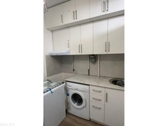 Сдаю 2- ком квар. Московская 100 Т: 0777 369 697 3 этаж из 5 45 кВ. м - 2 комнатная На длительный ср