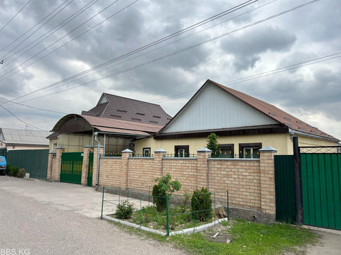 Срочно! Продаю дом, 5 комнат, участок 8 соток, с. Люксембург, б/п