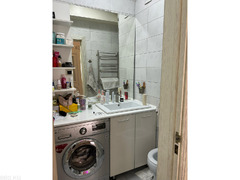 Продаю 2-ком кв р-н ТЦ Караван Т:0551 444 844 - 4/10
