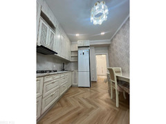 Продаю 2-комнатную квартиру, мкр. Асанбай, б/п - 3/10