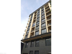 Продаю 2- комн.кв элитку 4/9 ,79 кв.м. Центр . Токтогула Карпинка  .