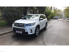 Марка и модель Toyota Highlander Limited - 2/7