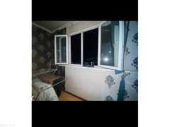 Продаю 2-комнатную квартиру, 12 микрорайон, б/п - 7/10