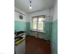 49 800$ США!!! Срочно!!! Срочно!!! Срочно!!! Продаю 1кв. Ахунбаева\Ч.Айтматова 3\3 кирп.!!! Небольш. - 7/10