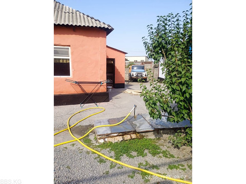 Продаю 2 дома +участок 33 сот., г.Бишкек, Маевка