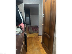 50 000 сом!!! Срочно!!! сдается 3 кв. 4\4 Ахунбаева\Абая, на длит-ный срок, в очень хор. сост., со - 5/5