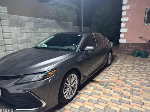 Продается седан Toyota Camry 70 HYBRID 2019 в комплектации XLE